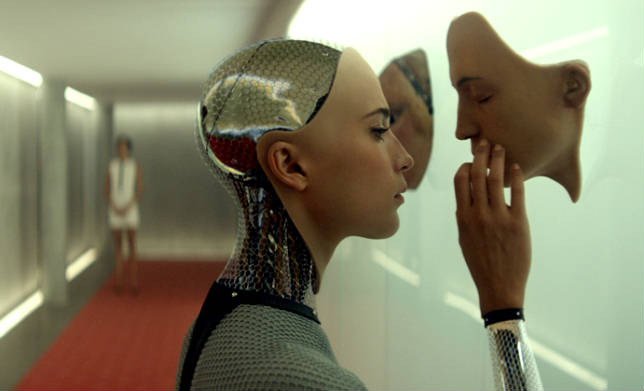 Ex Machina il trailer ufficiale